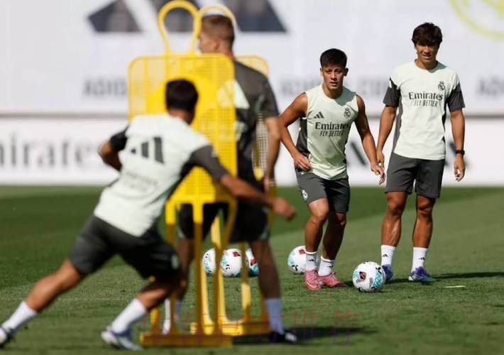 官方:皇马今日训练凯帕回归 贝林厄姆也参加合练